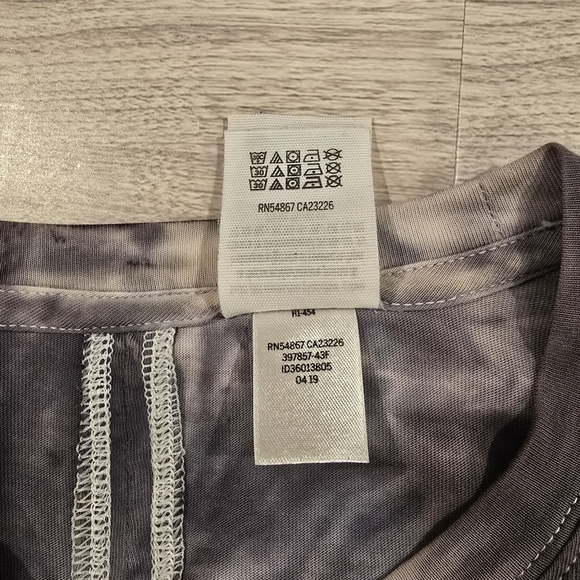 Victorias Secret PINK T Shirt Womens XSmall Tie Dye Gray Long Sleeve Open Back. - Picture 11 of 13